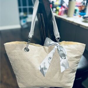 Chic Cream Tote Bag with Silver Accent Linen
